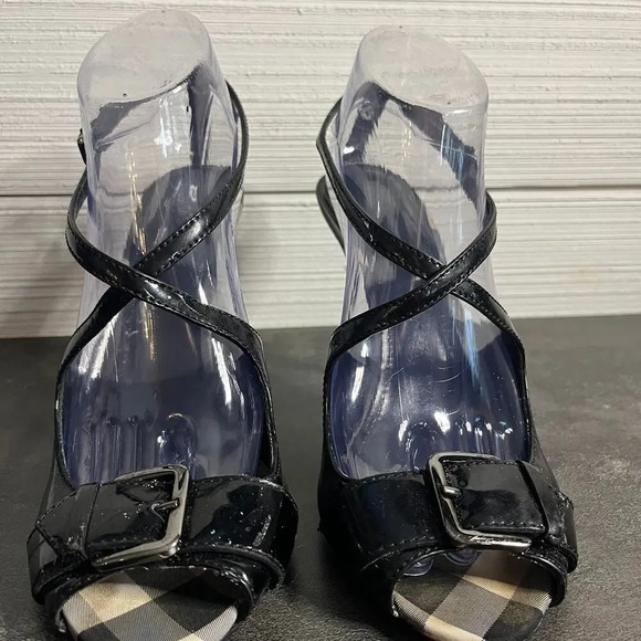 burberry patent leather slingback heels - Picture 2 of 8